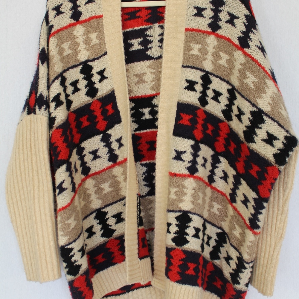 Printed (thick) tan/navy/cream/red Sweater